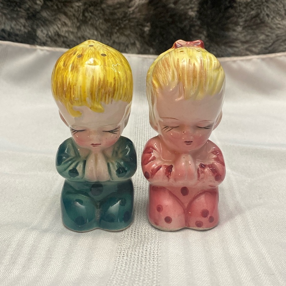 Vintage Ceramic Praying salt and pepper shakers in Pink and Green